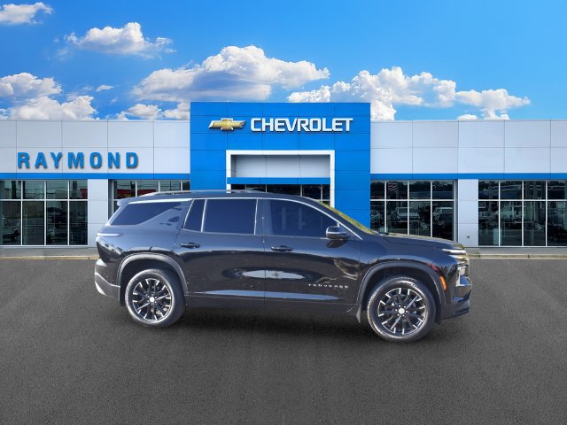 Used 2025 Chevrolet Traverse LT w/ Sun and Wheel Package AWD/4WD image 2