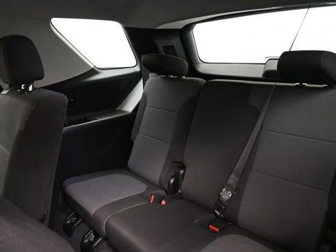 Used 2021 Chevrolet Traverse LS FWD image 20