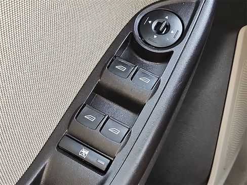 Used 2012 Ford Focus SE image 19