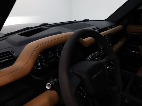Used 2023 Land Rover Defender 90 V8 AWD/4WD image 78