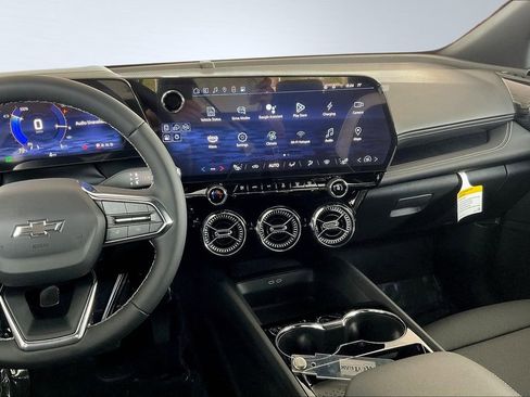 New 2025 Chevrolet Blazer EV LT image 6