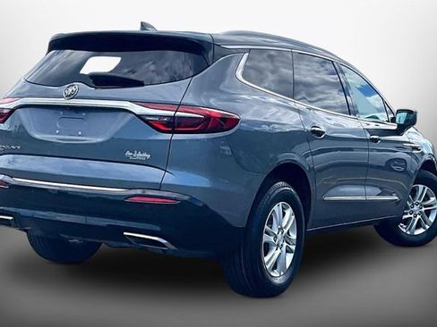 Used 2020 Buick Enclave Essence w/ Sound and Sites Package AWD/4WD image 2