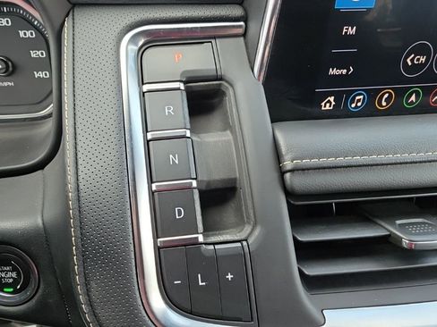 Used 2021 GMC Yukon XL SLT w/ SLT Premium Package image 15