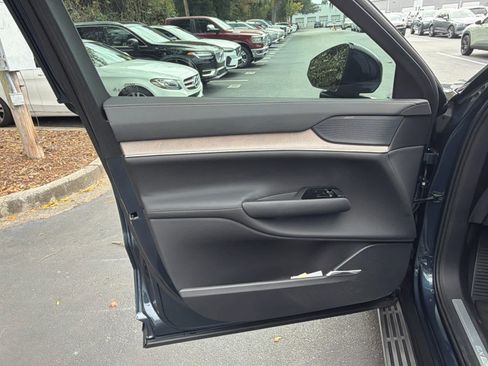 Certified 2025 Volvo EX90 Ultra image 25