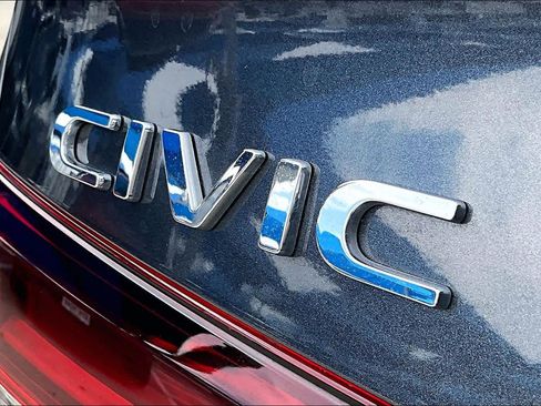 Used 2025 Honda Civic Sport image 9