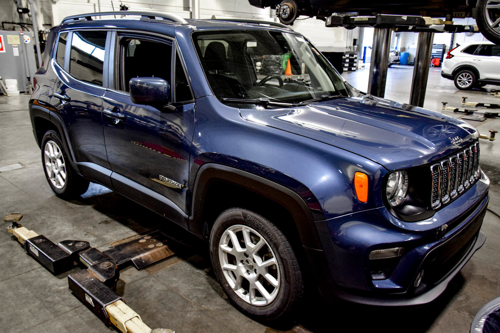 Used 2020 Jeep Renegade Latitude w/ Cold Weather Group AWD/4WD image 14