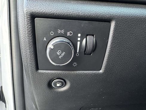 Used 2020 Jeep Grand Cherokee Overland image 19