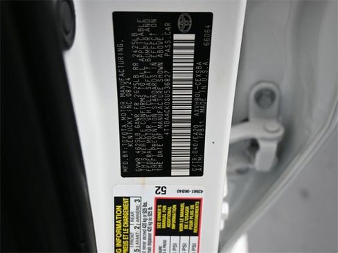 Used 2025 Toyota Camry SE w/ Convenience Package image 20