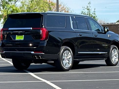 Used 2025 GMC Yukon XL Denali image 11