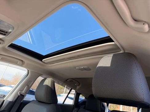 Used 2024 Subaru Crosstrek 2.0i Premium image 16