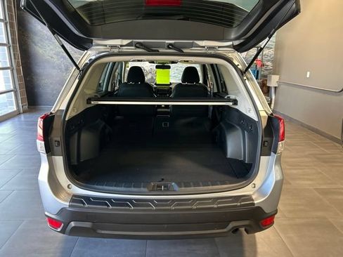 Used 2023 Subaru Forester Premium AWD/4WD image 33