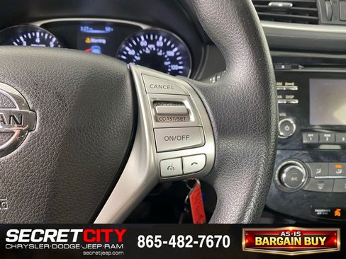 Used 2015 Nissan Rogue S image 16