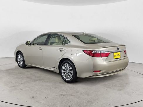 Used 2013 Lexus ES 300h w/ Luxury Pkg FWD image 7