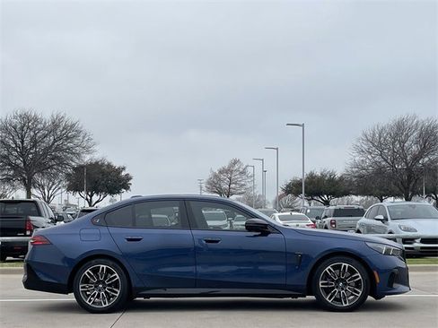 Used 2024 BMW 530i w/ M Sport Package image 3