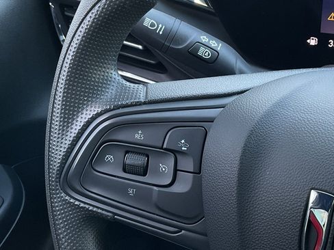 Used 2025 Buick Envista Preferred image 23