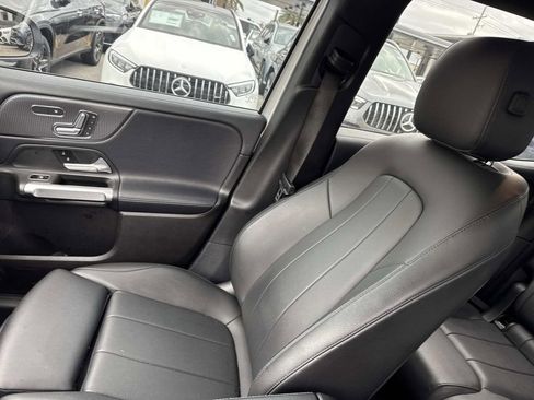 Used 2020 Mercedes-Benz GLB 250 image 16