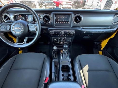 Used 2021 Jeep Wrangler Unlimited Freedom Edition image 16