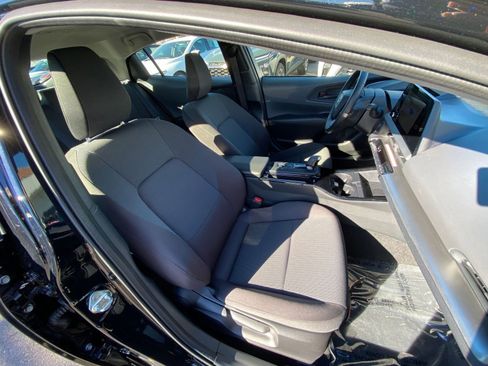 Used 2025 Toyota Prius LE image 27