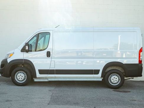Used 2025 RAM ProMaster 2500 w/ U-Haul Equipment Group FWD image 22