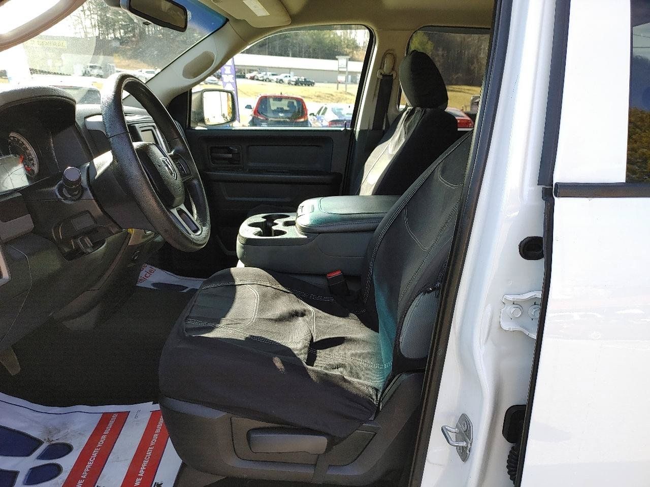 Used 2016 RAM 1500 Express AWD/4WD image 10