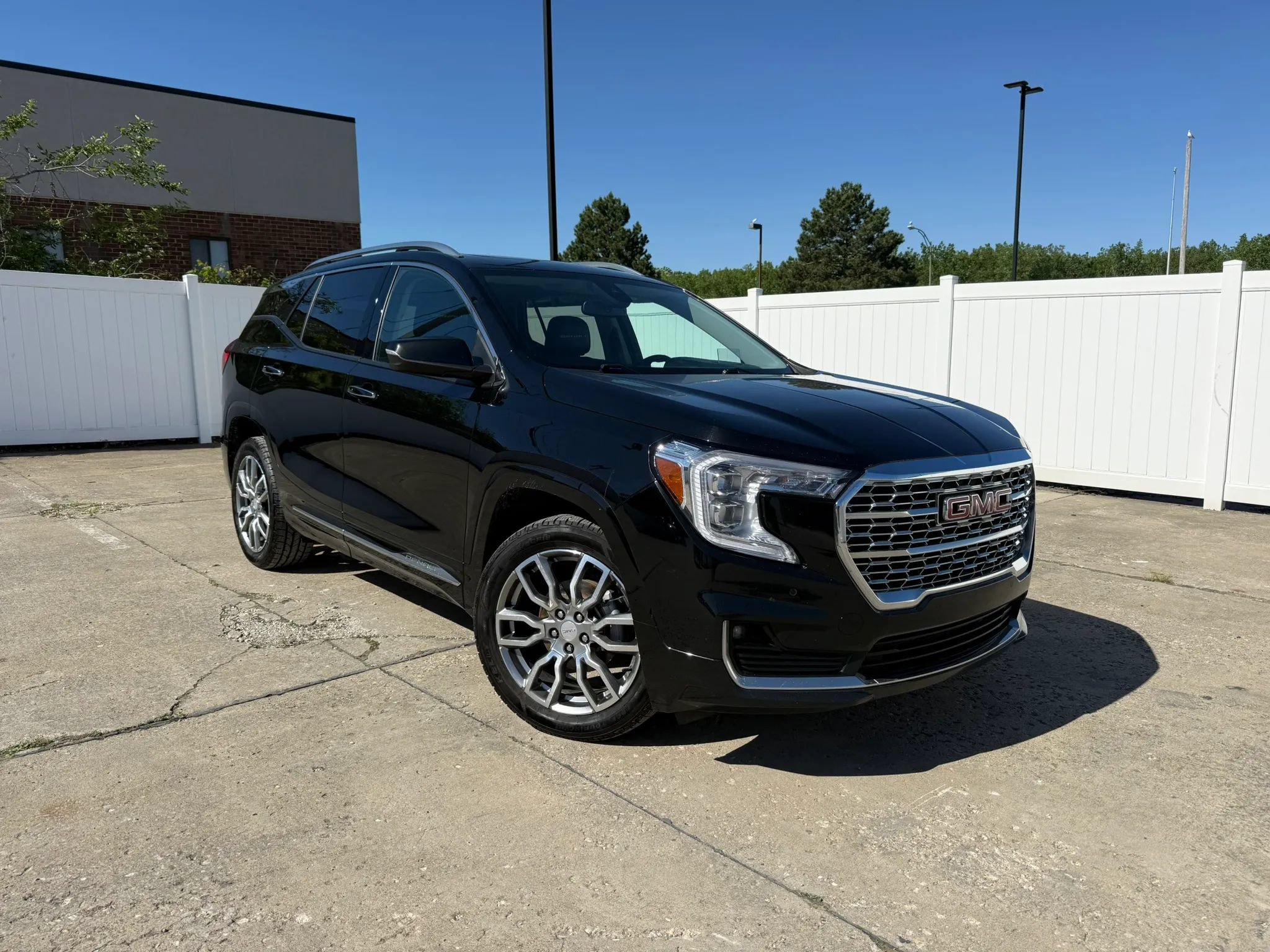 Used 2022 GMC Terrain Denali w/ LPO, Floor Liner Package AWD/4WD image 1