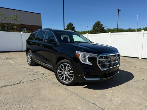 Used 2022 GMC Terrain Denali w/ LPO, Floor Liner Package AWD/4WD image 1