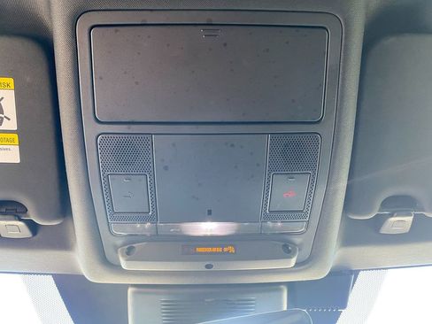 Used 2020 Land Rover Discovery Sport image 23