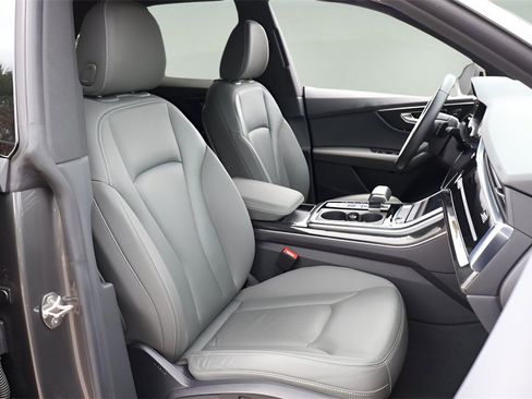 Used 2019 Audi Q8 Premium image 19