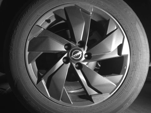 Used 2025 Nissan Rogue SV image 14