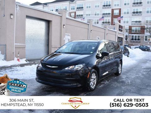 Used 2024 Chrysler Voyager LX image 2