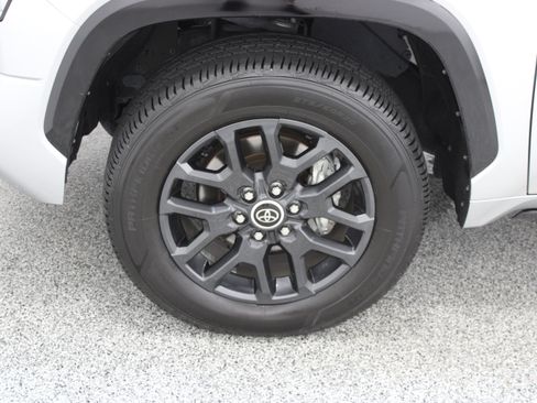 Used 2022 Toyota Tundra Platinum AWD/4WD image 12