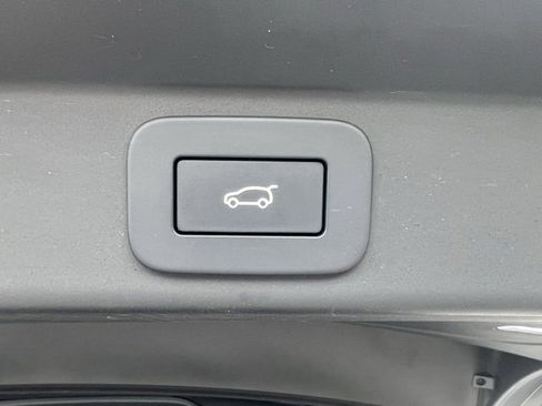 Used 2023 Land Rover Range Rover Sport SE Dynamic image 23