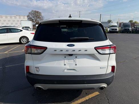Used 2020 Ford Escape SE image 4