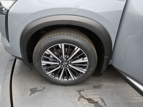 New 2026 Nissan Pathfinder Platinum FWD image 22
