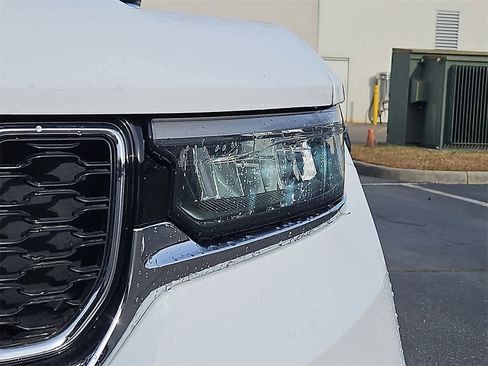 Used 2022 Jeep Grand Cherokee Limited image 9