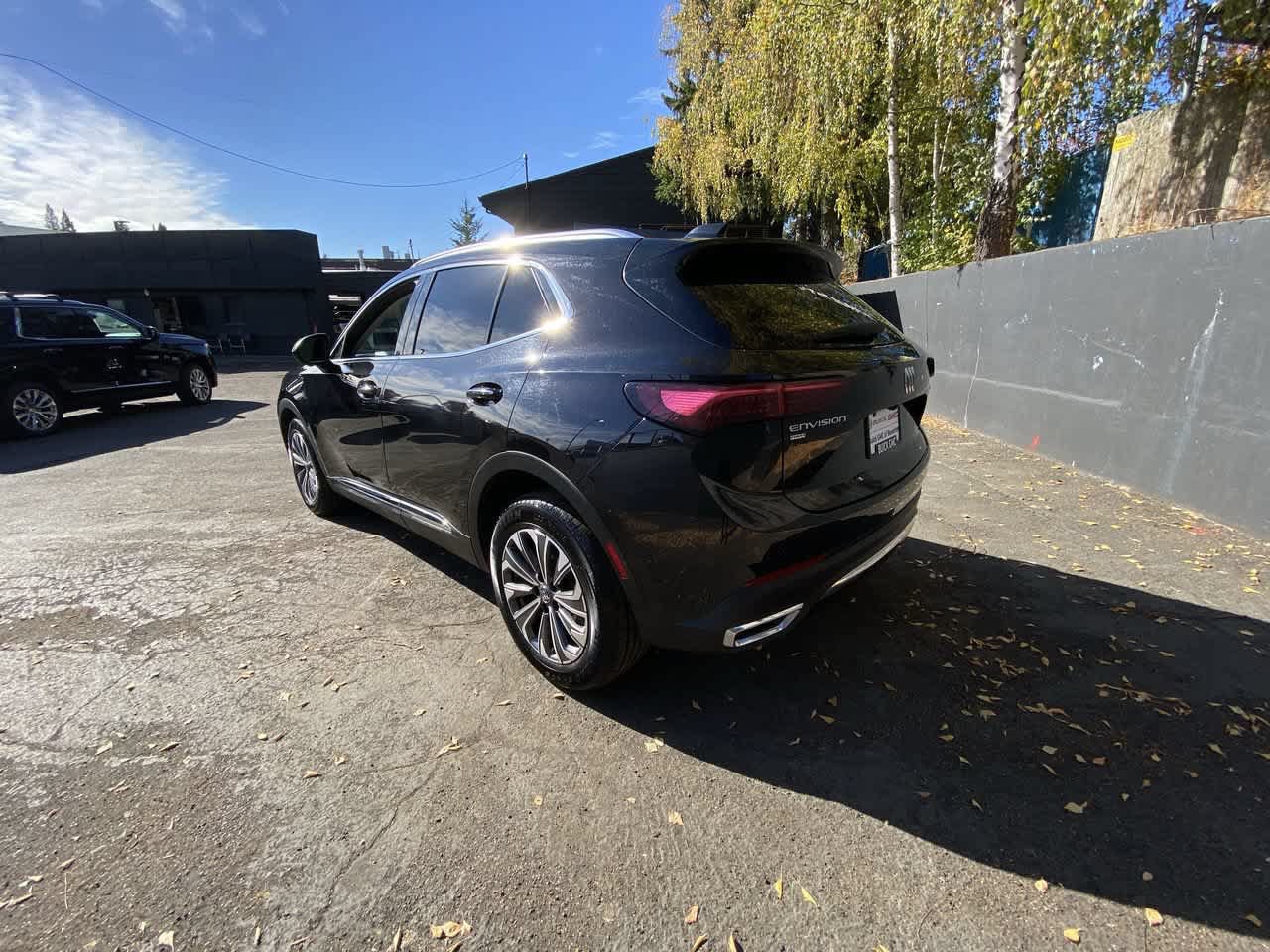 Used 2024 Buick Envision Preferred AWD/4WD image 4