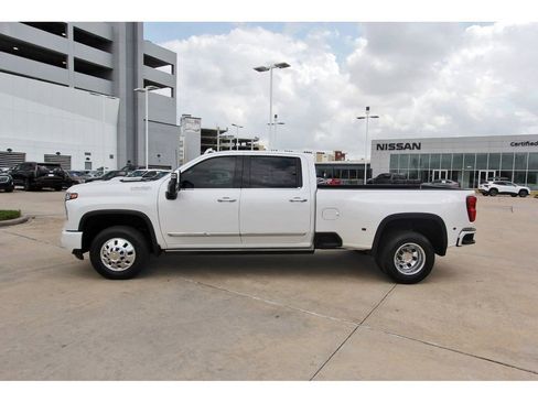 Used 2025 Chevrolet Silverado 3500 High Country w/ High Country Premium Package image 3