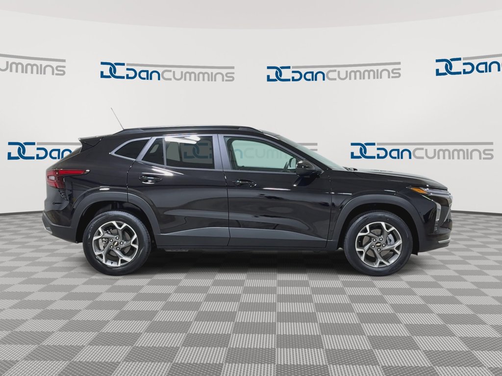 New 2026 Chevrolet Trax LT w/ LT Convenience Package FWD image 9