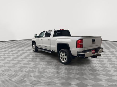 Used 2019 GMC Sierra 2500 Denali w/ Duramax Plus Package image 2