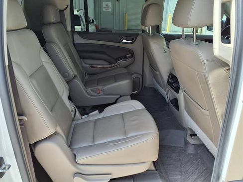 Used 2020 Chevrolet Suburban Premier RWD image 10