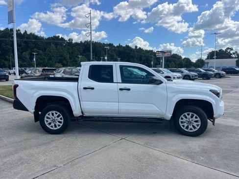 Used 2024 Toyota Tacoma SR RWD image 8