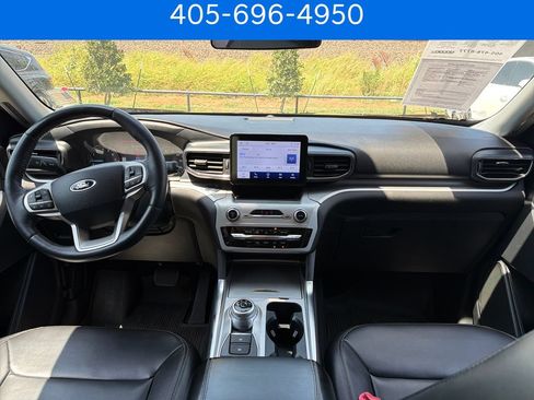 Used 2022 Ford Explorer XLT w/ Equipment Group 202A AWD/4WD image 15