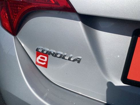 Used 2018 Toyota Corolla SE image 38
