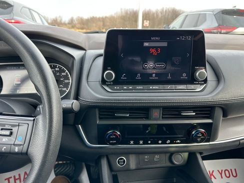 Used 2023 Nissan Rogue SV image 22