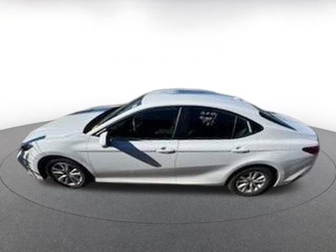 Used 2025 Toyota Camry LE image 4