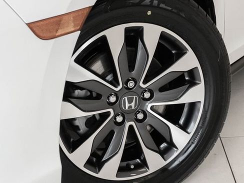 Used 2024 Honda Odyssey EX-L image 2