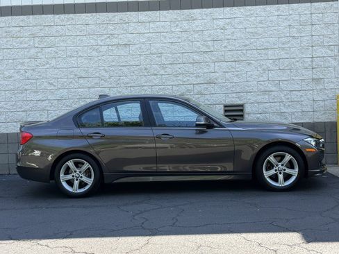Used 2013 BMW 328i xDrive Sedan AWD/4WD image 17