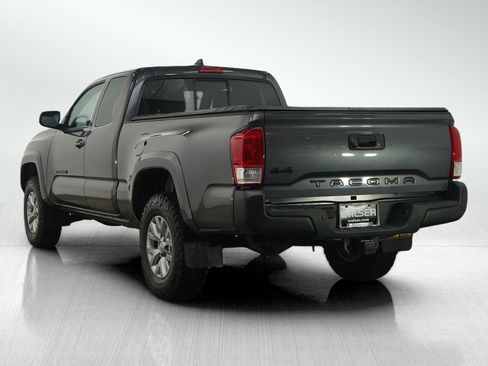 Used 2017 Toyota Tacoma SR5 image 3