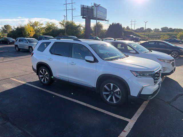 Used 2025 Honda Pilot Elite image 2