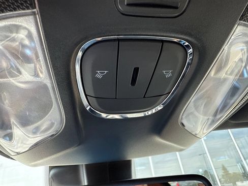 Used 2025 Jeep Compass Trailhawk AWD/4WD image 31